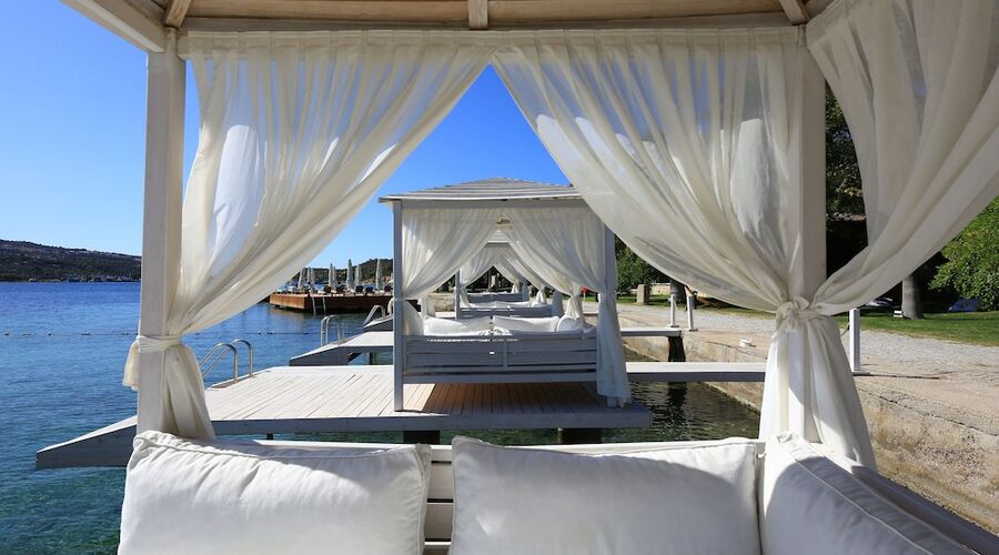 Oliviera Private Island Hotel