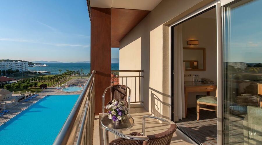 Radisson Blue Resort & Spa
