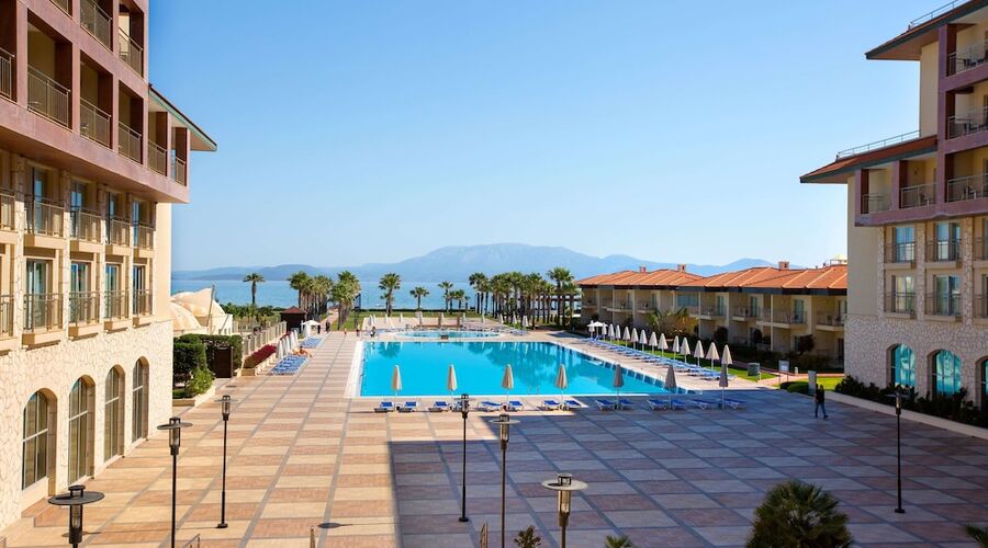 Radisson Blue Resort & Spa