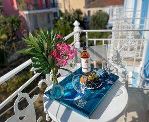 Stratos Hotel