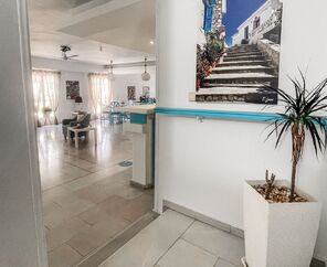 Stratos Hotel
