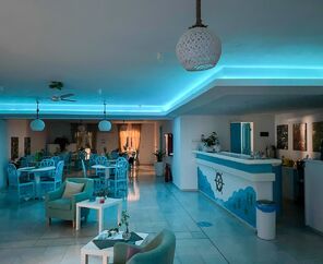 Stratos Hotel