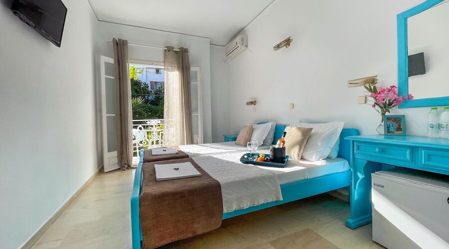 Stratos Hotel