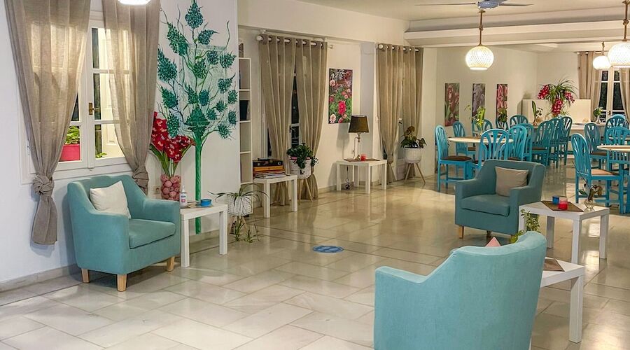 Stratos Hotel