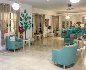 Stratos Hotel