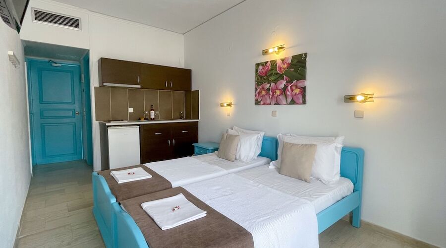 Stratos Hotel