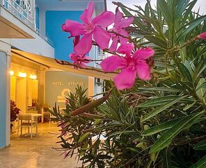Stratos Hotel
