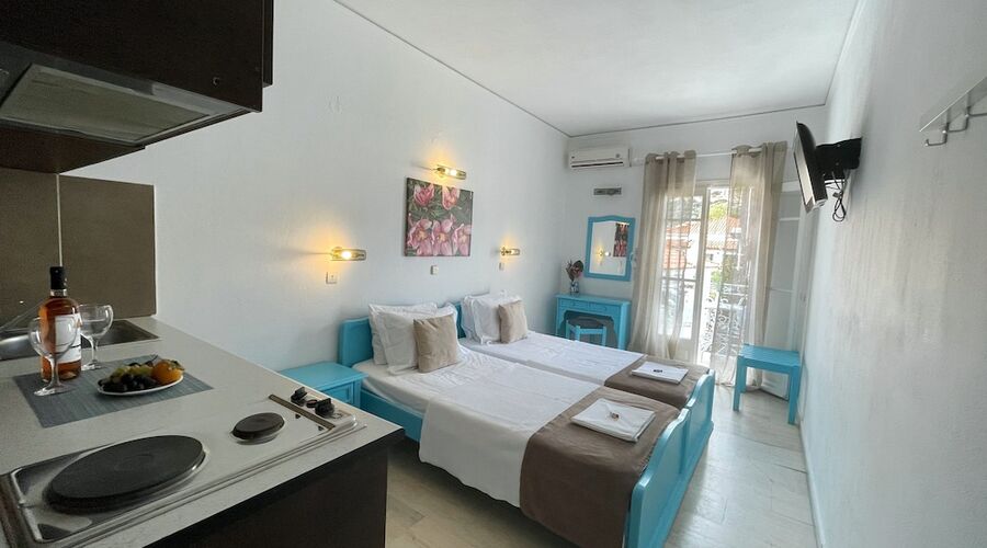 Stratos Hotel