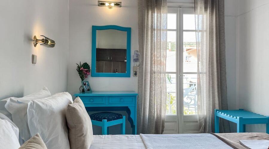 Stratos Hotel