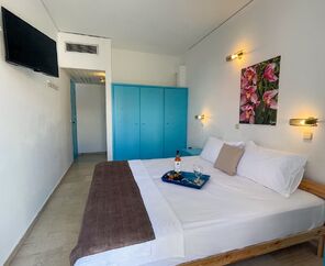 Stratos Hotel