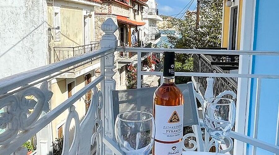 Stratos Hotel