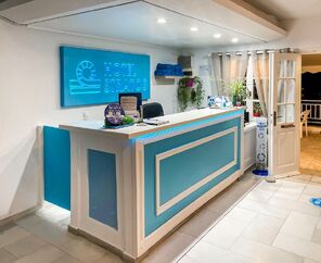 Stratos Hotel