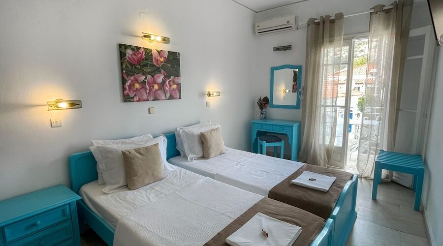 Stratos Hotel