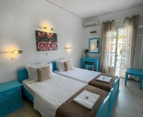 Stratos Hotel