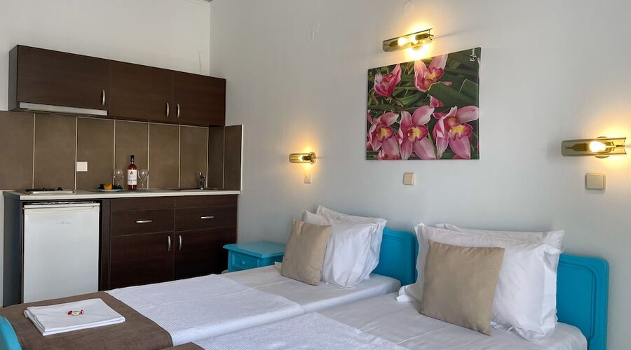 Stratos Hotel