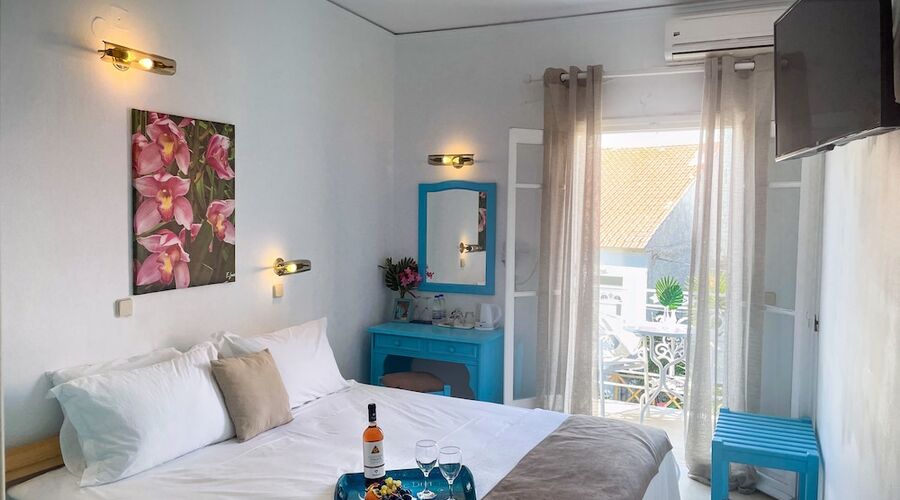 Stratos Hotel