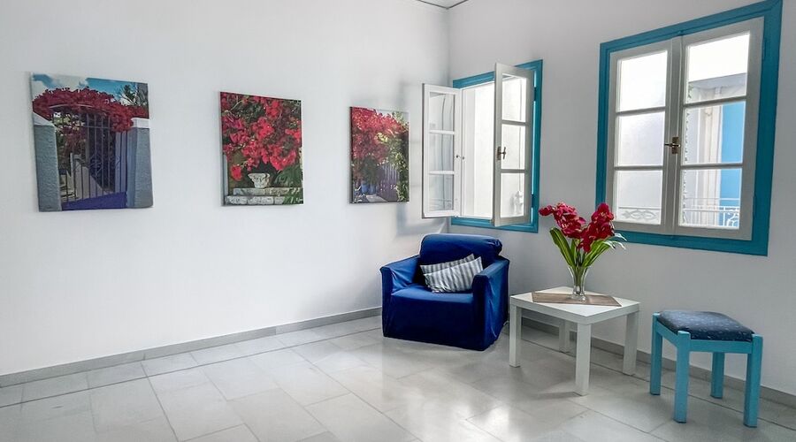 Stratos Hotel